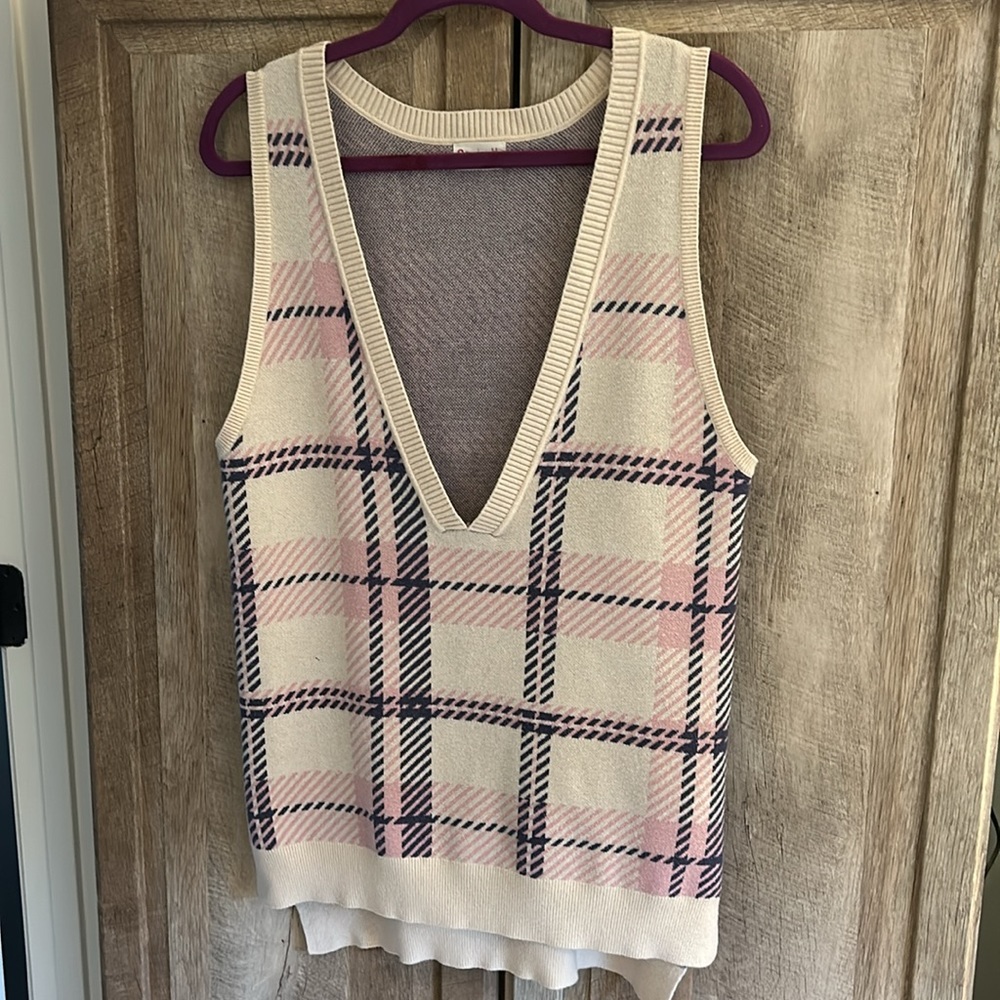 Preppy Juniors So V-neck pink grey plaid sweater vest medium